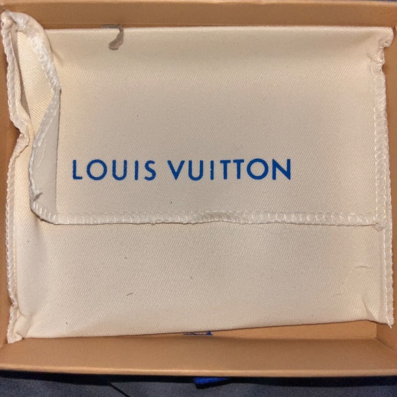 Designer wallet - Picture 2 of 3